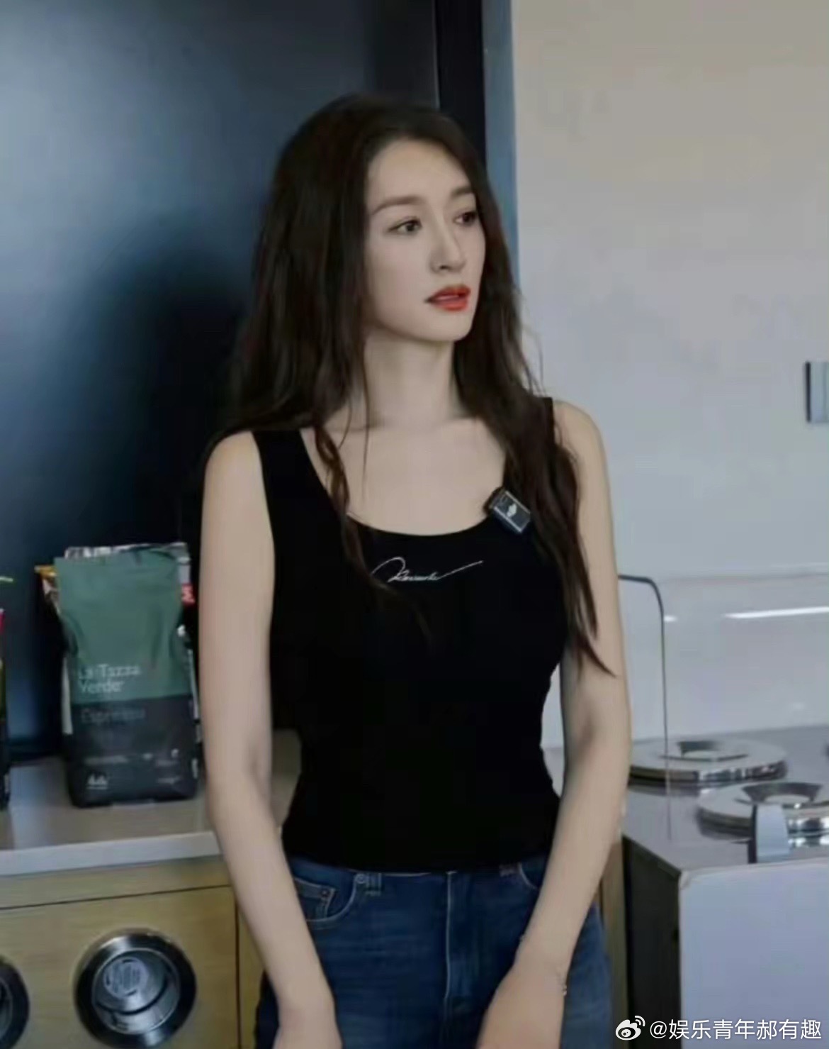 李小冉拉王濛起来被甩开节目现场，孙怡组的赵子琪被淘汰，按照节目惯例，观演席的嘉宾