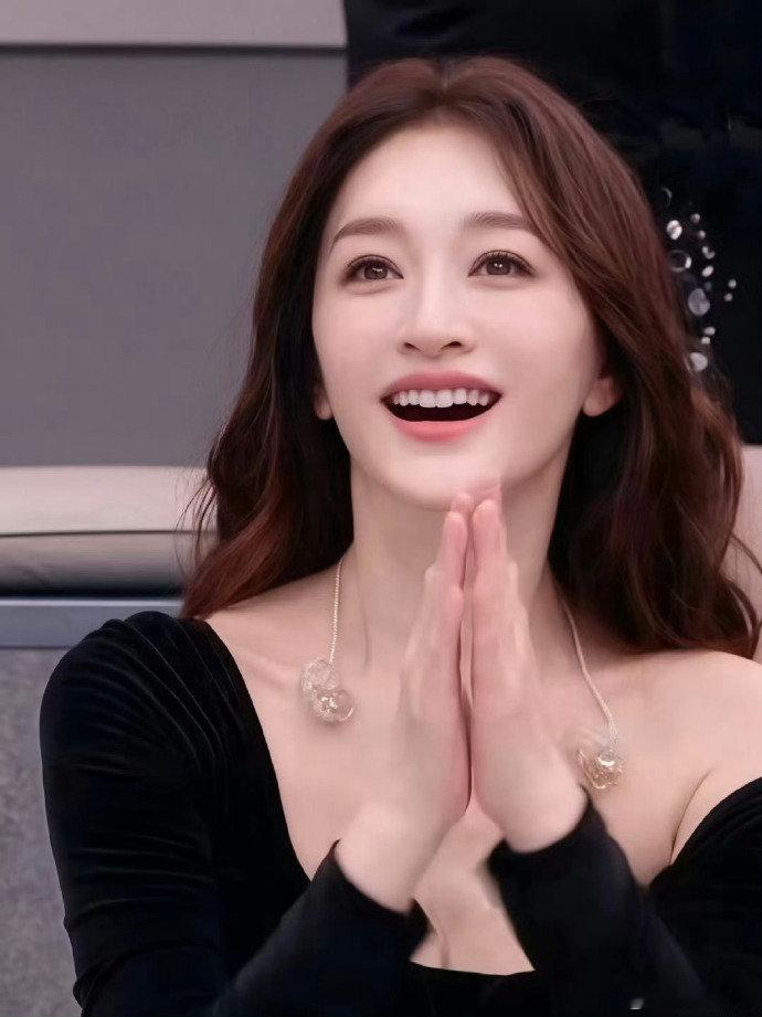 李小冉我每天吃一个唐僧 冻龄秘籍大公开，李小冉亲测有效：每天食用唐僧一枚。 