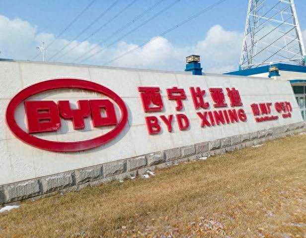 比亚迪追到屁股后面了，宁王慌不慌