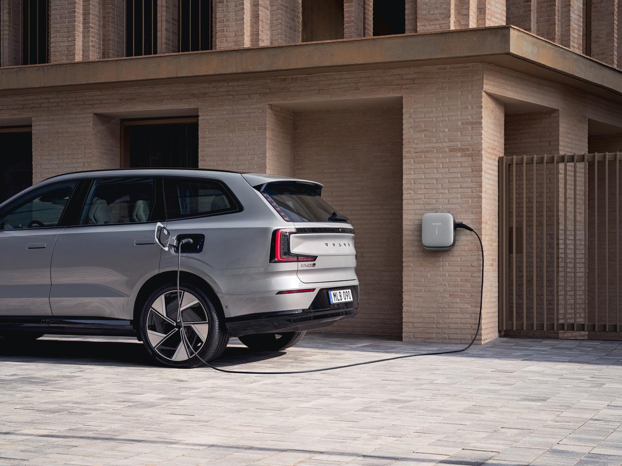 一辆纯电旗舰SUV，能不能同时满足日常通勤、周末出游、偶尔搬家的需求？这次粤港澳