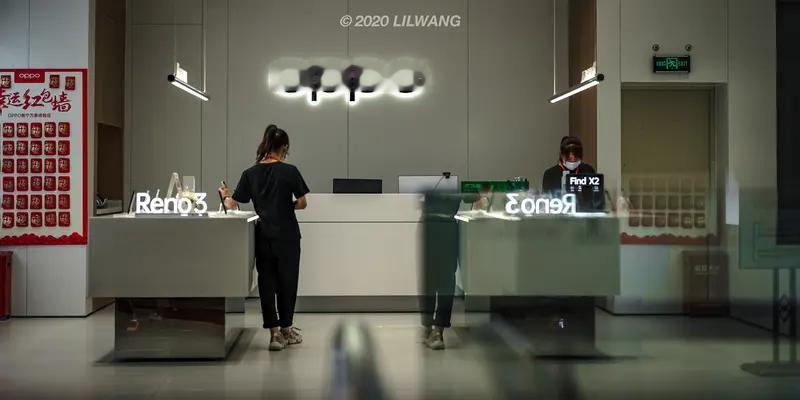 余承东发布会的提醒不是噱头，存储芯片持续紧缺，各大手机品牌已经悄悄调价。旗舰、折