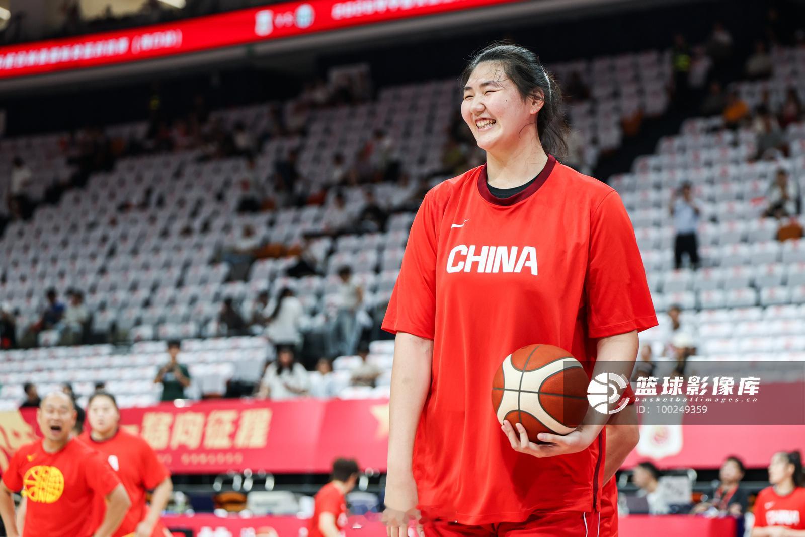 今日份张子宇。中国女篮vs尼日利亚女篮女篮热身赛张子宇
