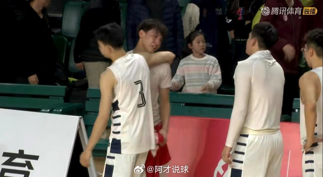 有点遗憾，乌鲁木齐101中连续两年折戟耐高西区半决赛。乌鲁木齐市第101中学新疆