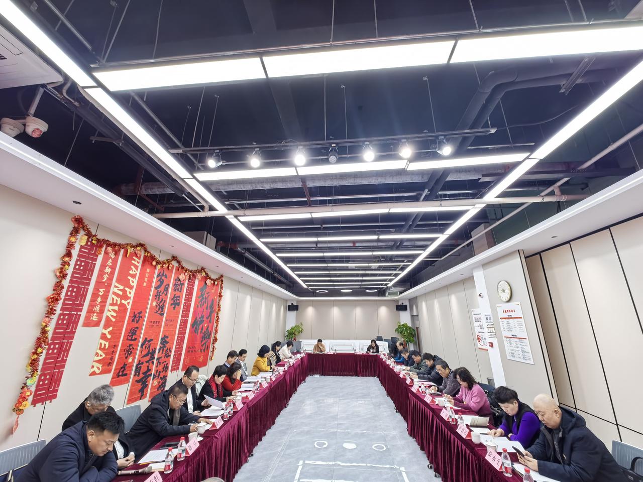 沁园春·贺万柏林区三晋文化研究会二次理事会兼赠马金安会长
 
晋韵唐风，一水云横