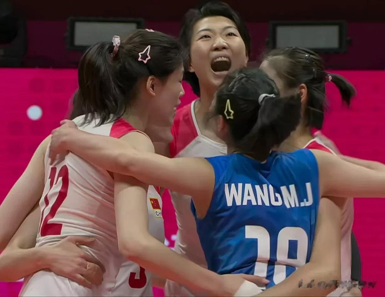 亚运会女排决赛
中国—日本
第一局，中国队一度3：6落后，在王云蕗的发球轮，王云