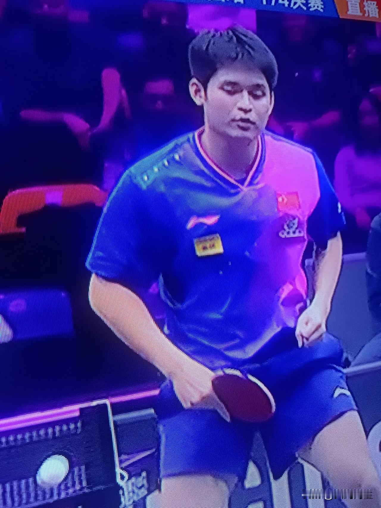 昨晚，世乒冠军赛德国站，中国王艺迪战胜了韩国的申裕斌，挺进女单四强！
    比