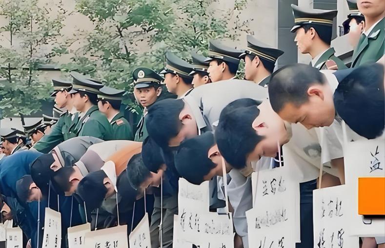 1983年严打8.7万重刑犯！全部流放大西北开荒，最终只有两种结局。

1983