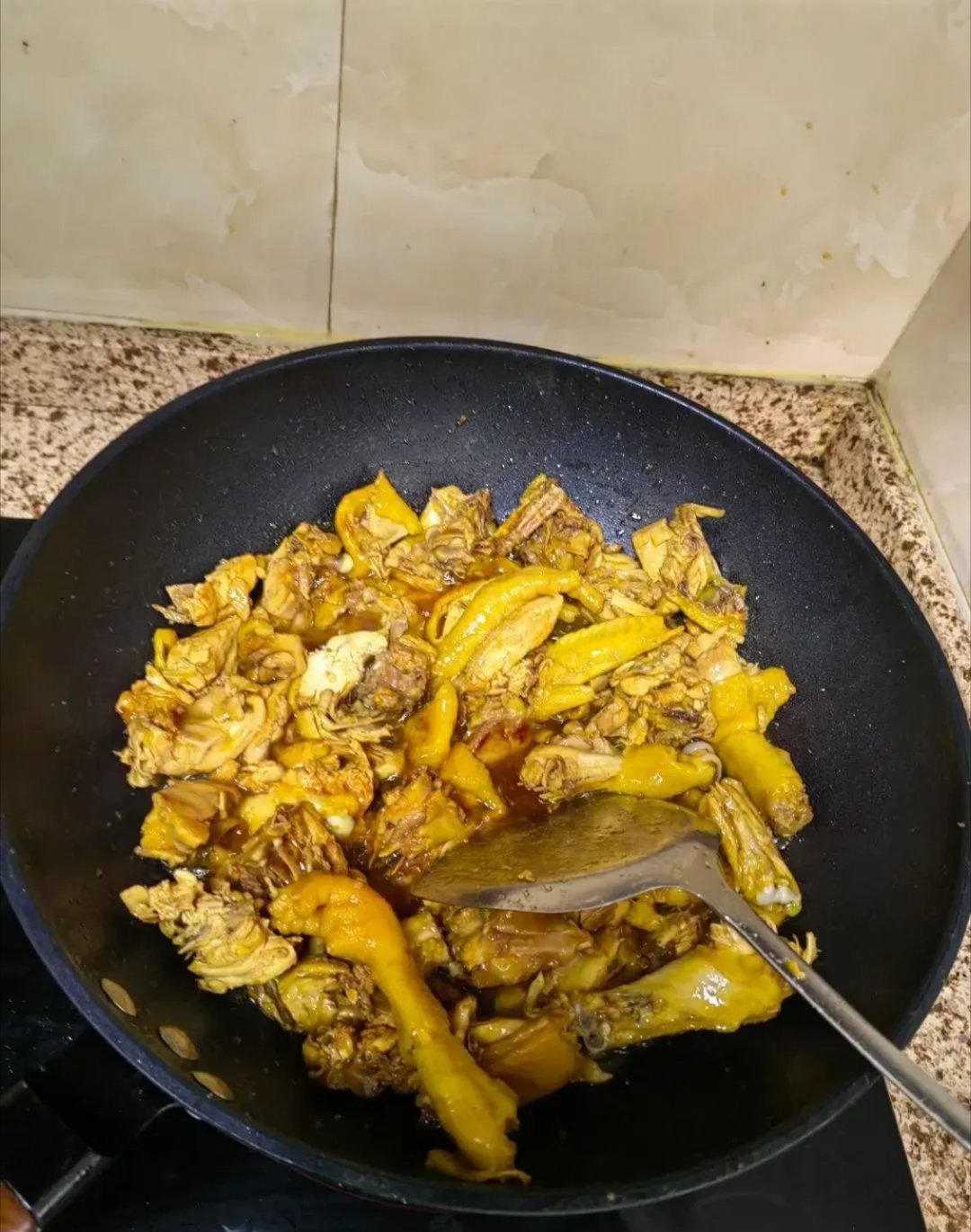 急需一个广西人谁来告诉我一下鸡肉可以加什么配菜怎么煮好吃？知道的告诉我一下 
