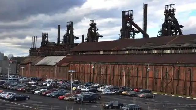 一位美籍华人表示“中国人不要太自大，美国之所以去工业化，是因为钢铁，机电，军工，