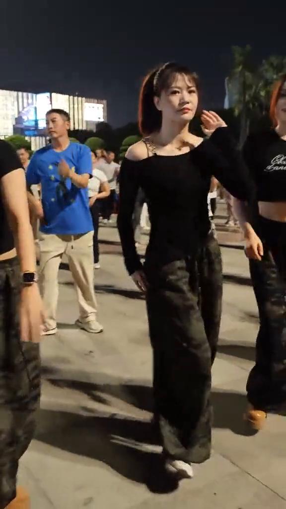 永远不离左脚，左脚牛奶面好像换对了。