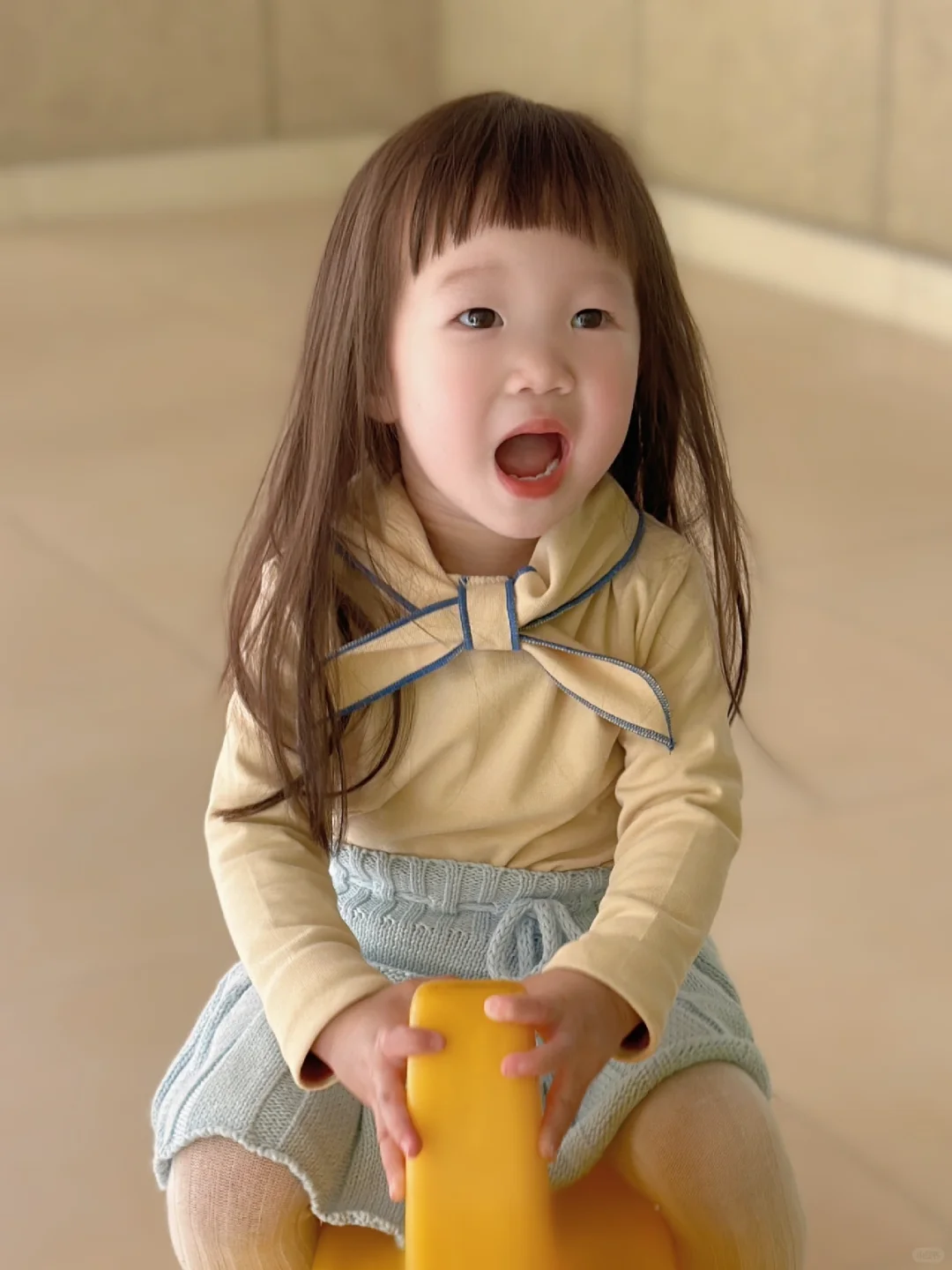 她不会摆我不会拍 奶呼呼的女儿穿搭呀