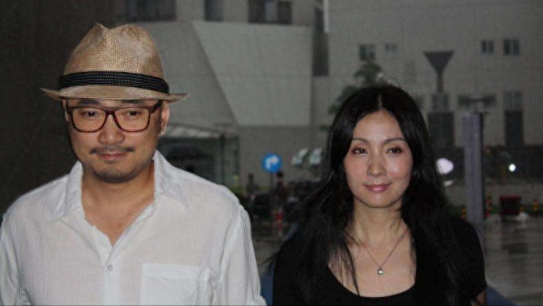 开放式婚姻？陶虹早就看透徐峥“渣男本性”，婚姻21年全靠想得开
在娱乐圈的情感漩