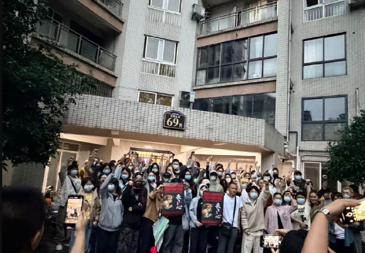 被这张图震撼到了，没有买卖就没有伤害，对动物打抱不平是好的，也希望这些人，看到不