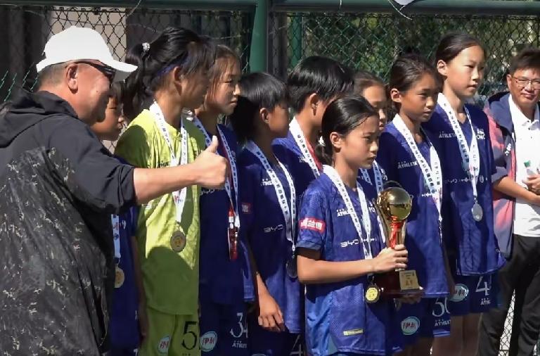 董路，为尽快弥补中国足球女将主教练空缺，极有可能打破“性别歧视”，增补男性主教练