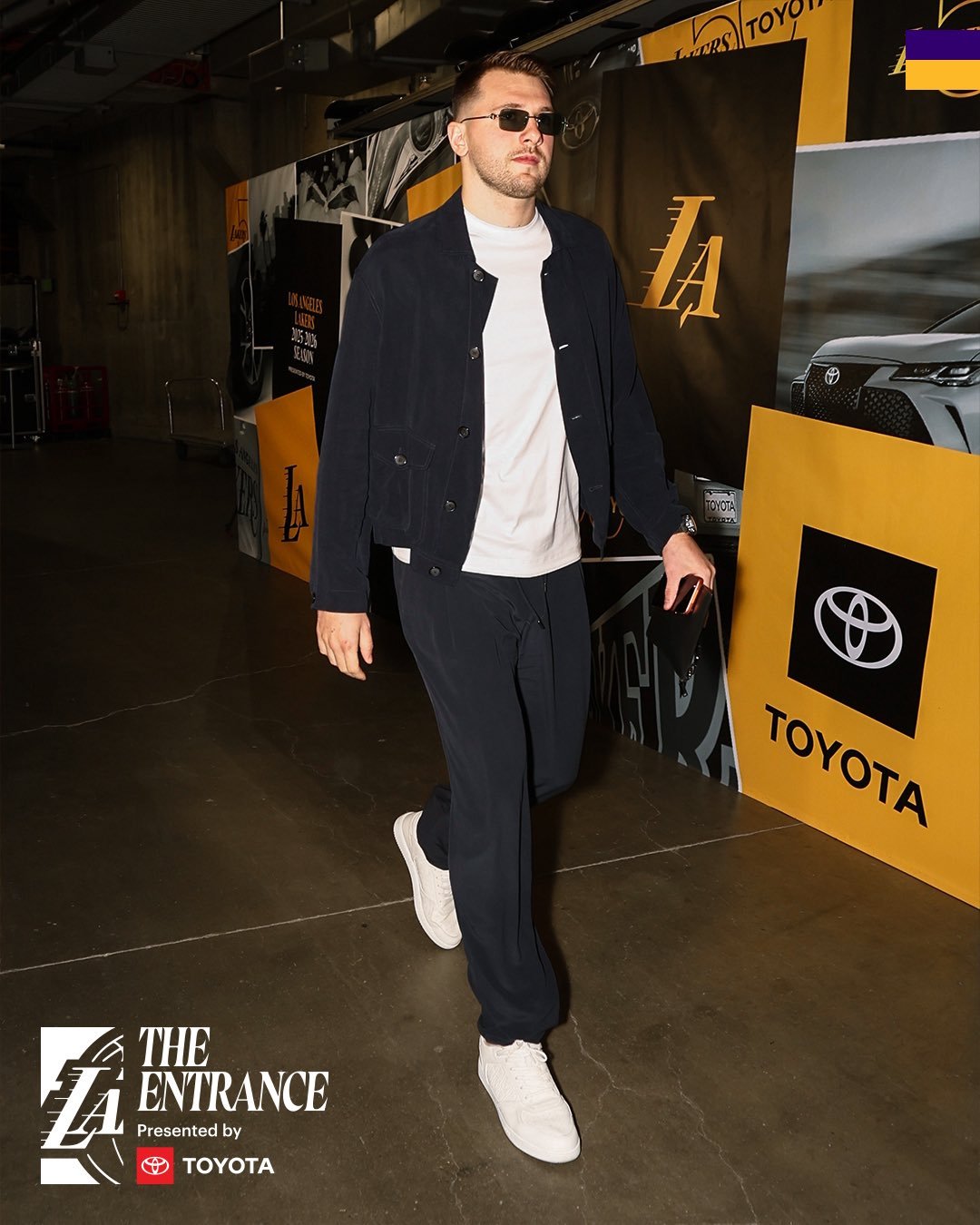 球员入场马刺vs湖人湖人国度NBA杯四分之一决赛