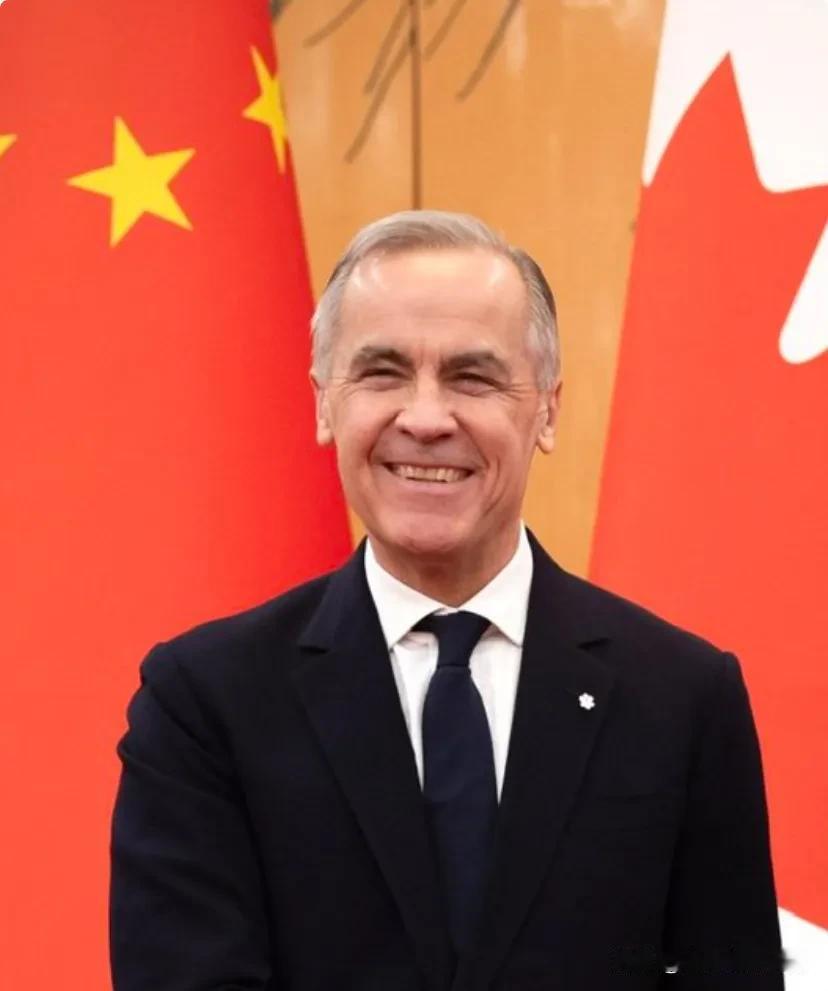 加拿大总理卡尼1月18日发文说：“加拿大有近200万华裔，其中许多人的家人和朋友