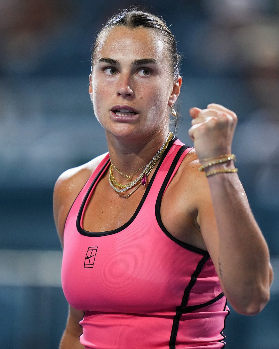 萨巴伦卡在本场双巴大战中，展现出的实力与斗志，是当今女子网坛的标杆。在迈阿密湿热