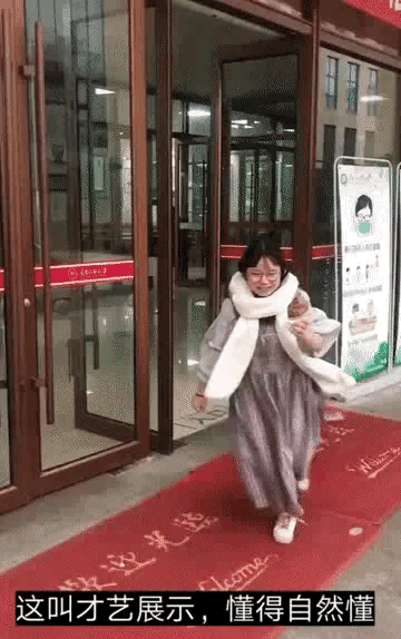 图1：能分你一口还想怎么样？还想给人家全吃了？
图2：熬夜真的会毁掉颜值吗？是不