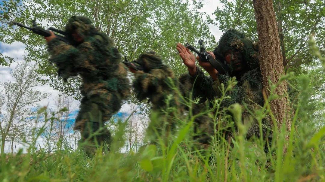 #铸剑中原[超话]##早安军营##原原说早晚安# “英勇善战、敢打敢拼、勇争第一