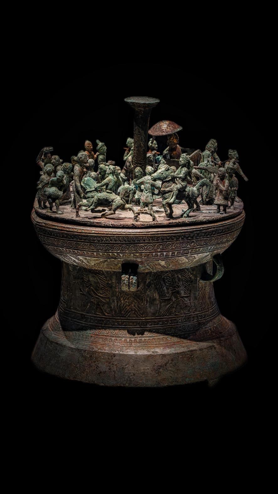 西汉·祭祀场面铜贮贝器。九府五铢世上珍，鲁褒曾咏道通神 劝君觅得须知足...