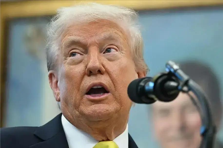 美舰公海双标操作：扣中国油轮放俄船，纸老虎本质藏不住了
 
12月20日凌晨，委