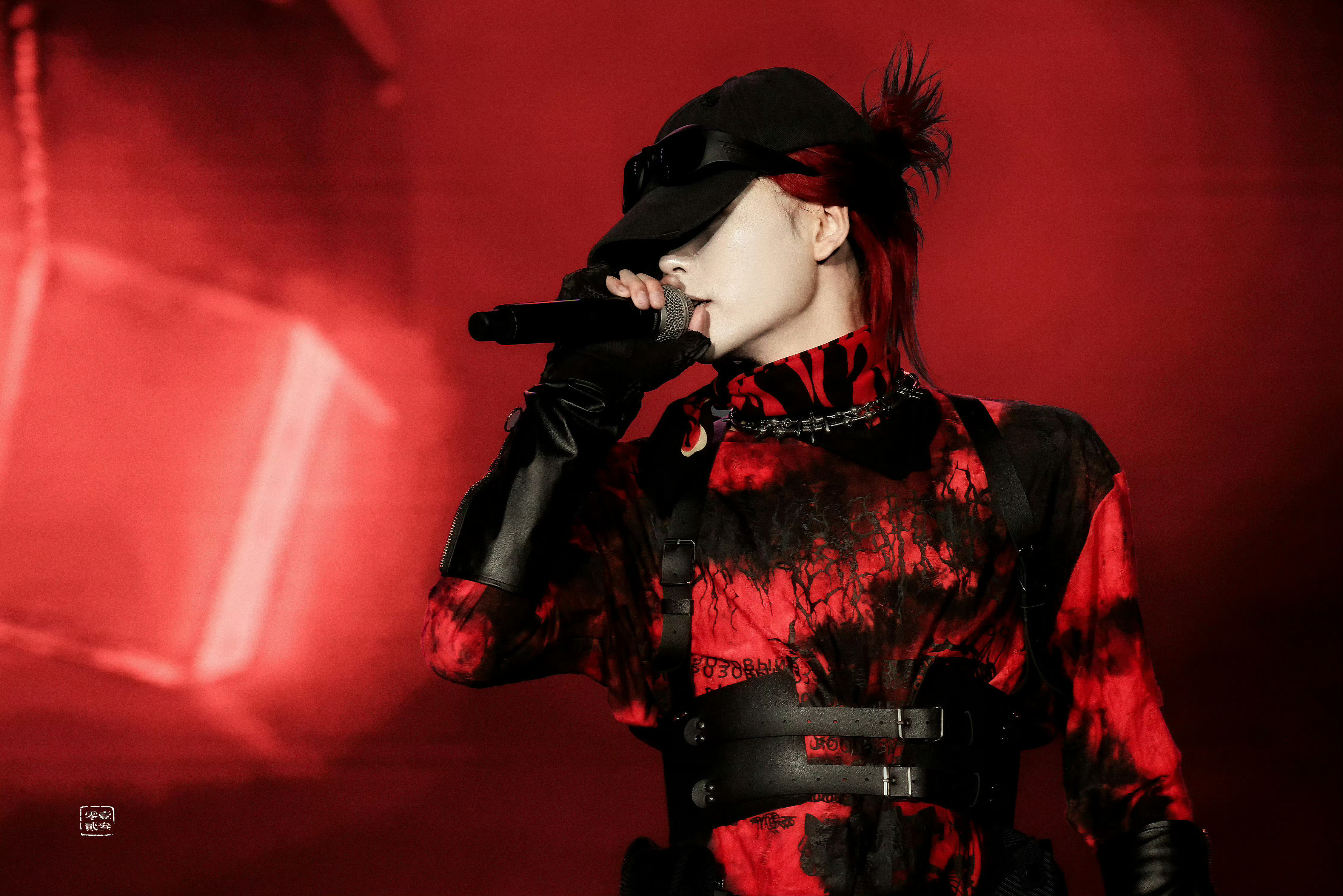 肖宇梁 《潇洒小姐》的舞台造型还是这么权威！肖宇梁不做爱豆真的可惜了！爱豆味儿太