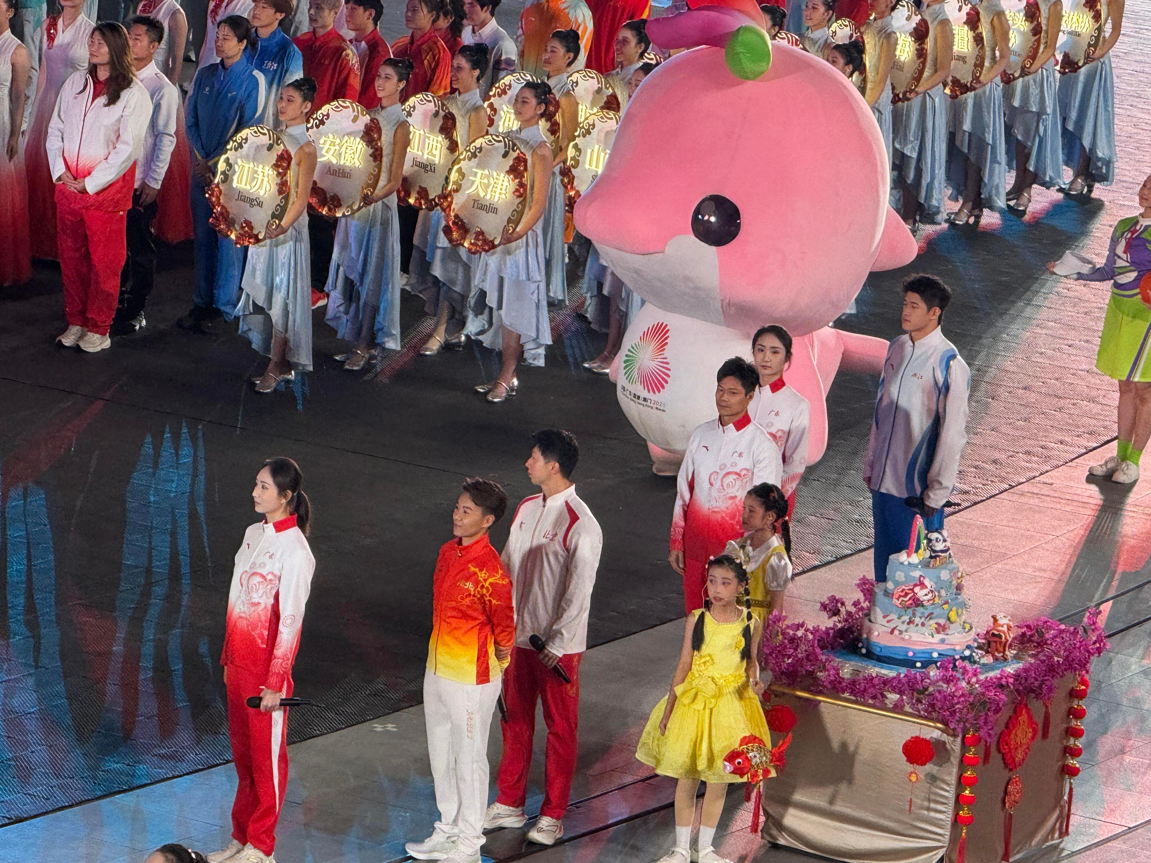 人群中特别挺拔的