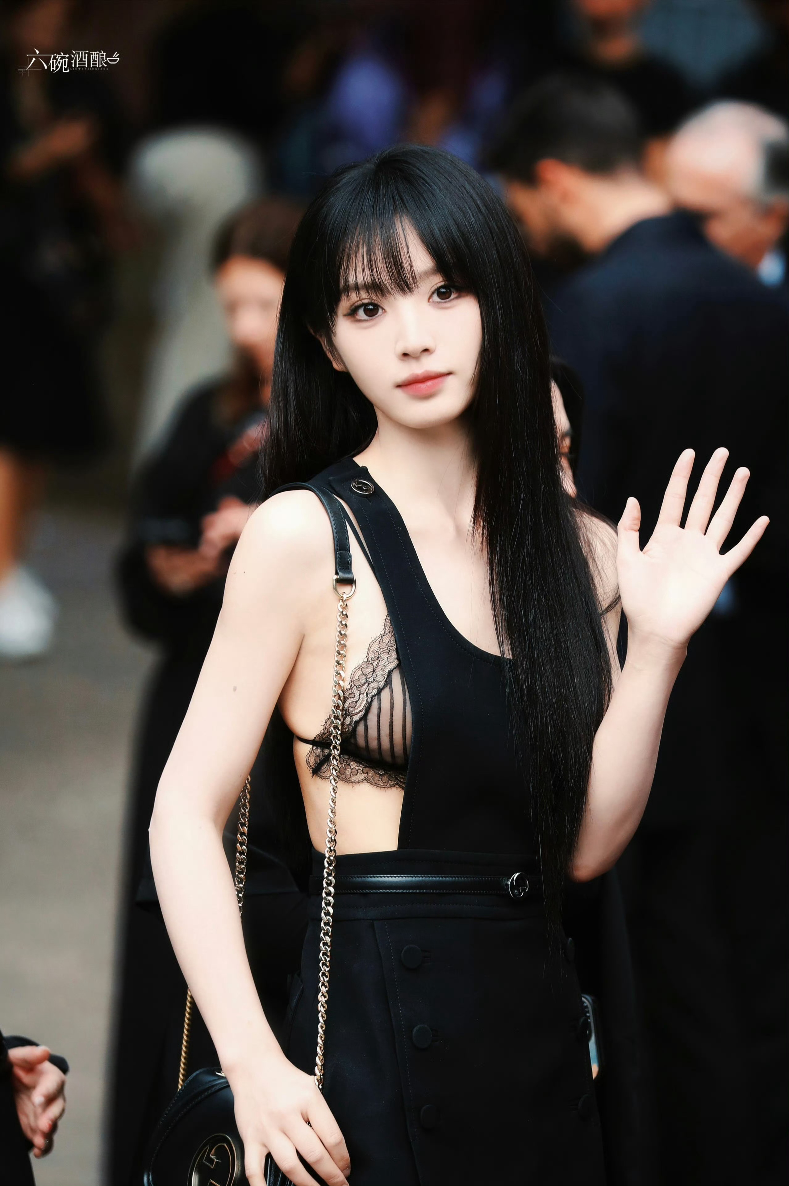 田曦薇那真是又甜又性感