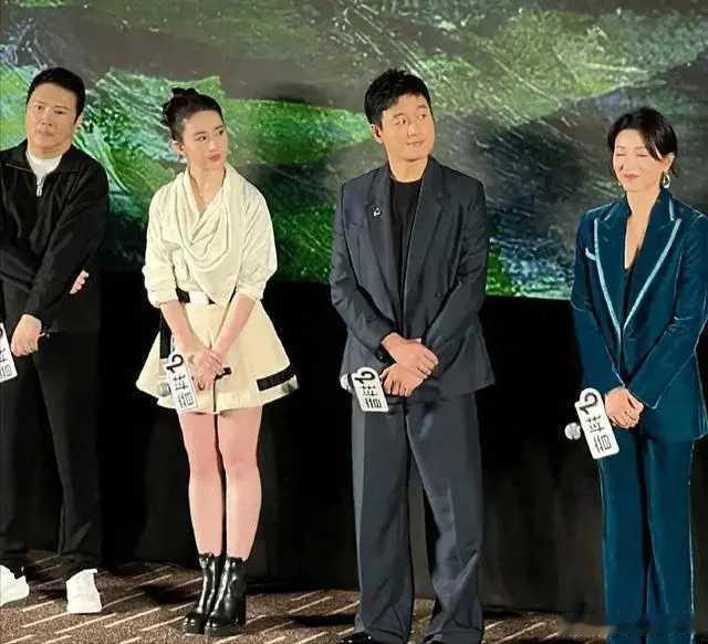 刘亦菲胖了，一胖毁所有不是说说而已的，网友说，这状态都不如万茜了 ​​​