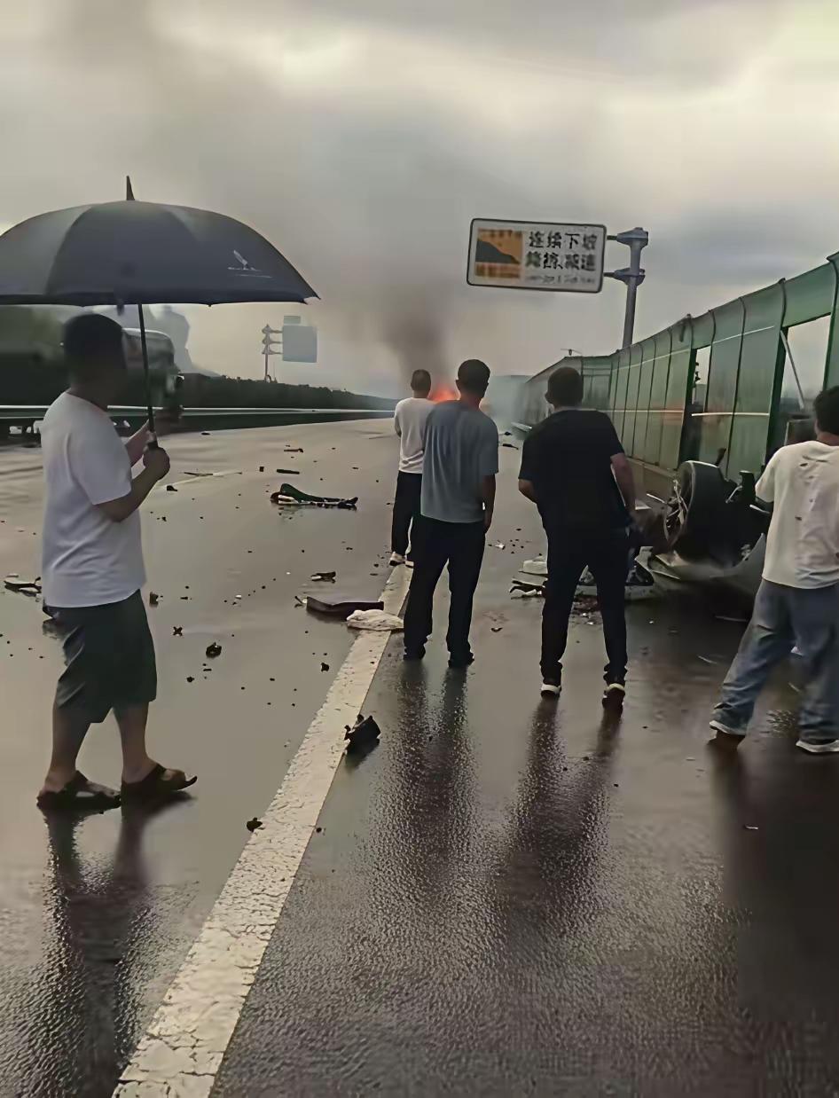 这事发生了这么长时间了，难道还没有人能认出就台是什么车？难道还没有车企出来认领？