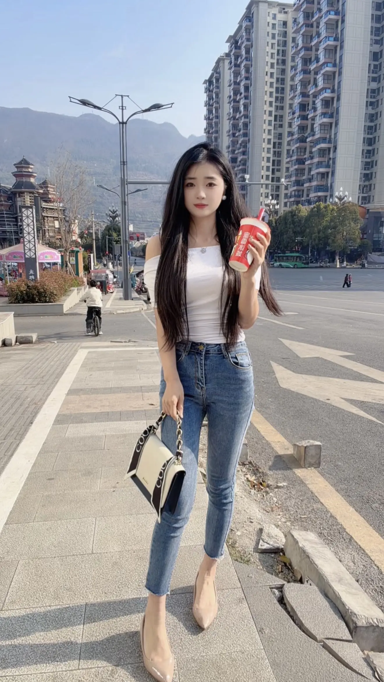 奶茶一杯快乐加倍