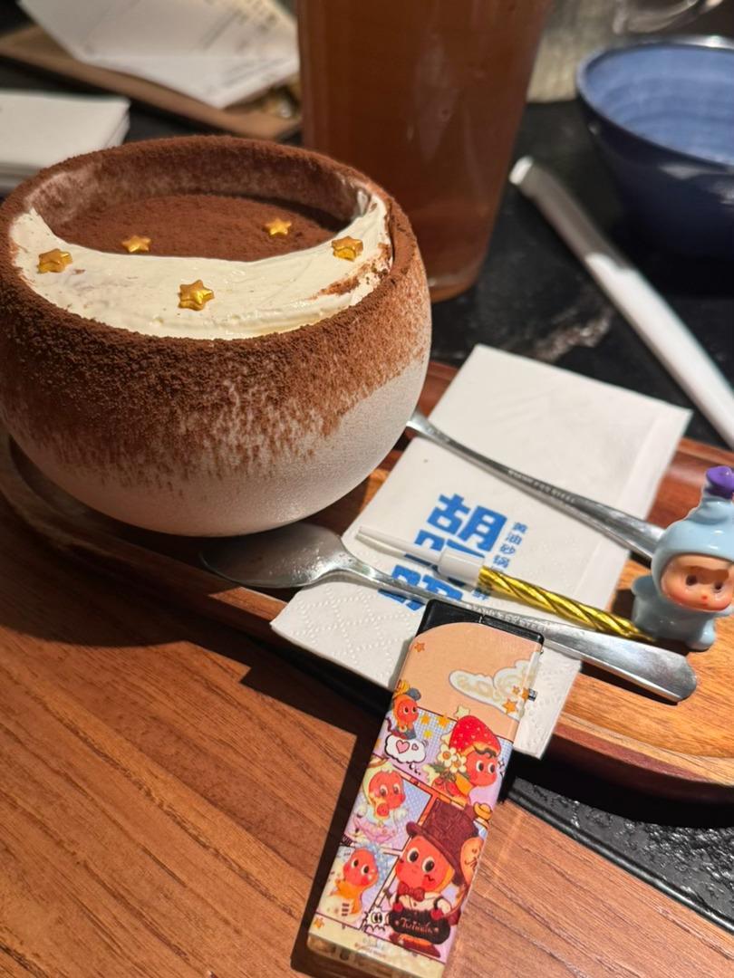 我妈一眼在盒马看上了这个发夹，跟我说买这个可爱的发夹因为你很可爱幼稚🥰又去万象