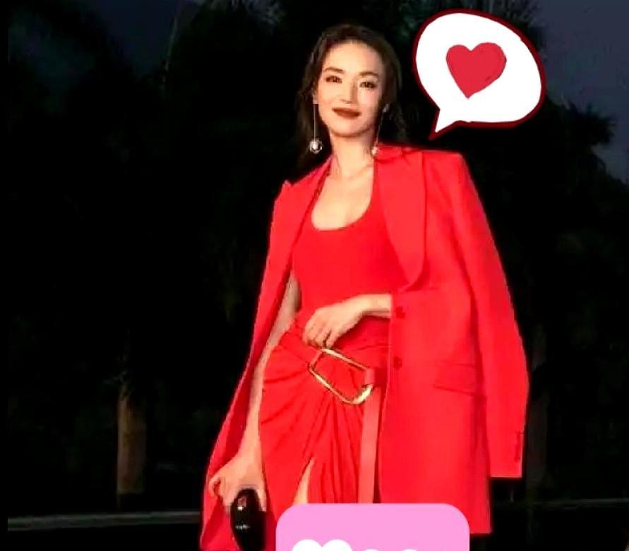 她晒黑了，增重了，素颜上阵，没人买账，票房一万五。
可农村老太太拉住她手说：“闺