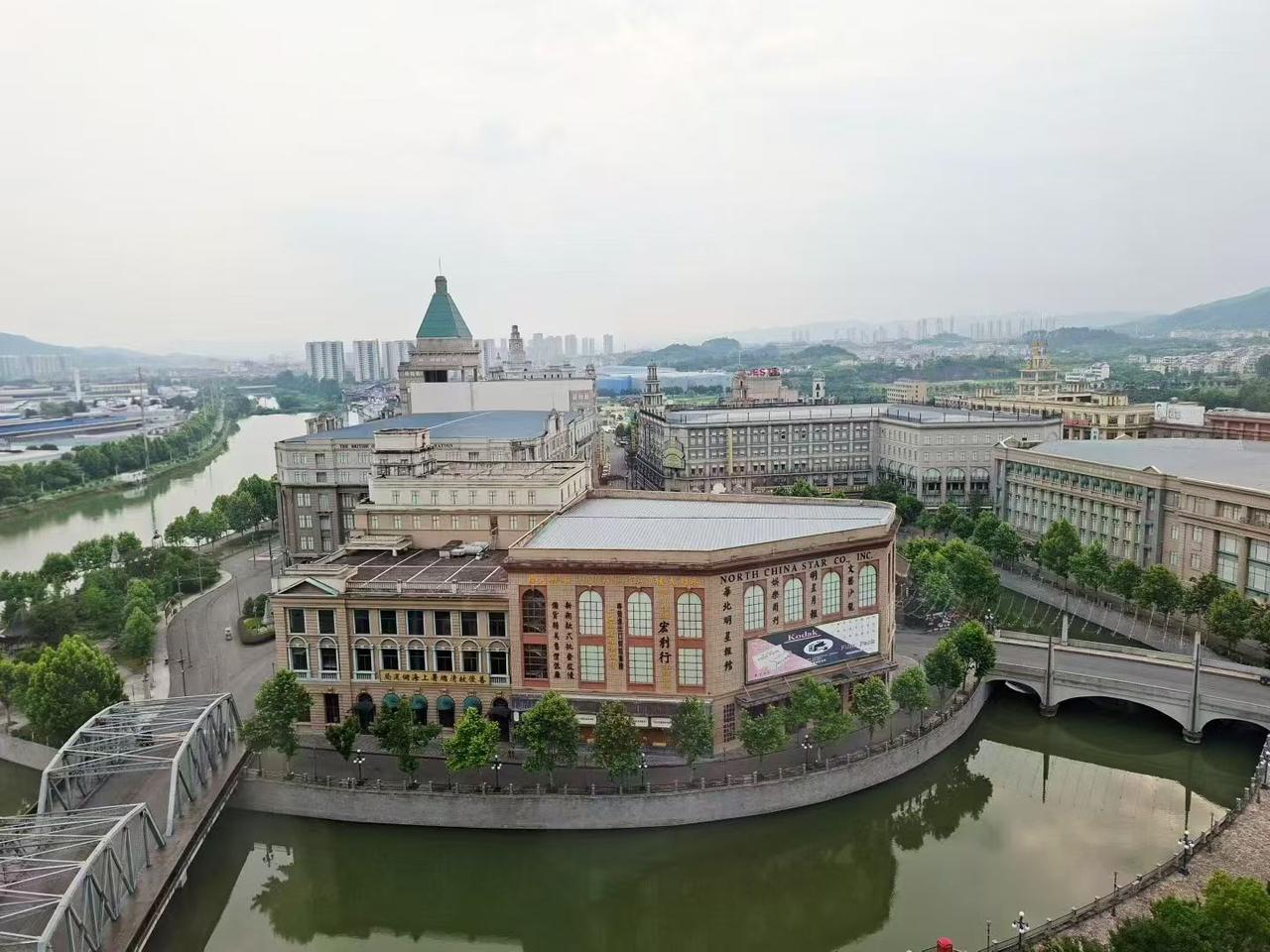 浙江横店游，梦外滩老上海街攻略📽️
📍梦外滩影视度假区（大家俗称上海街）
?