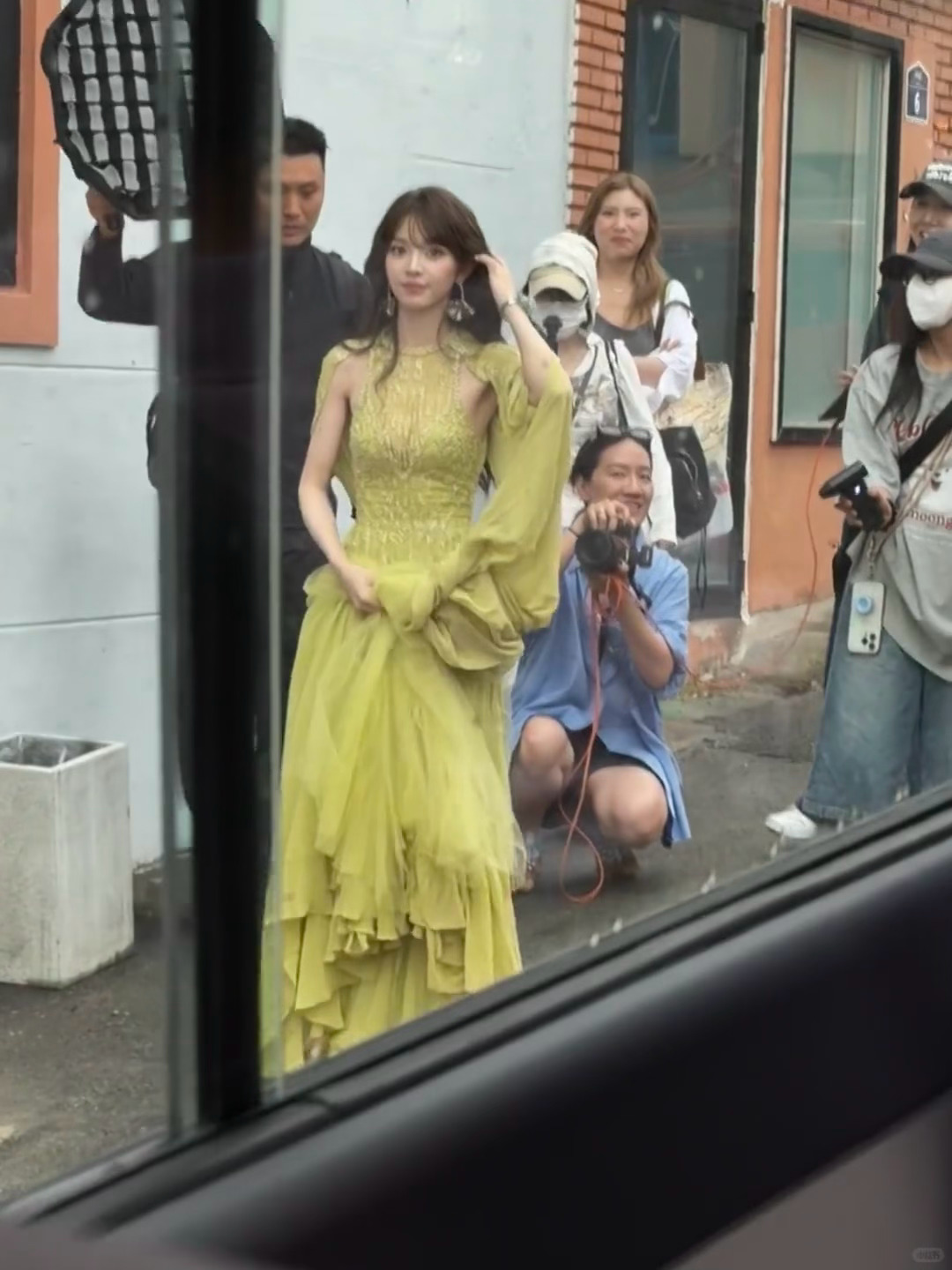 论此女对镜头的敏感度 