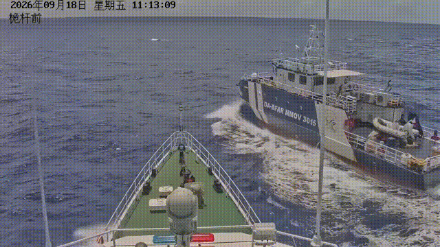 中国海警没踩油门，撞击瞬间菲舰出现严重倾斜，在加点马力差不多就能撞翻了！9月18
