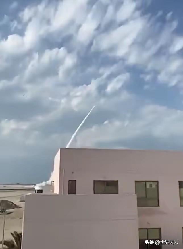 美军海马斯火箭炮从巴林首都麦纳麦向伊朗发射战术导弹被老百姓拍到，所以伊朗打击这个