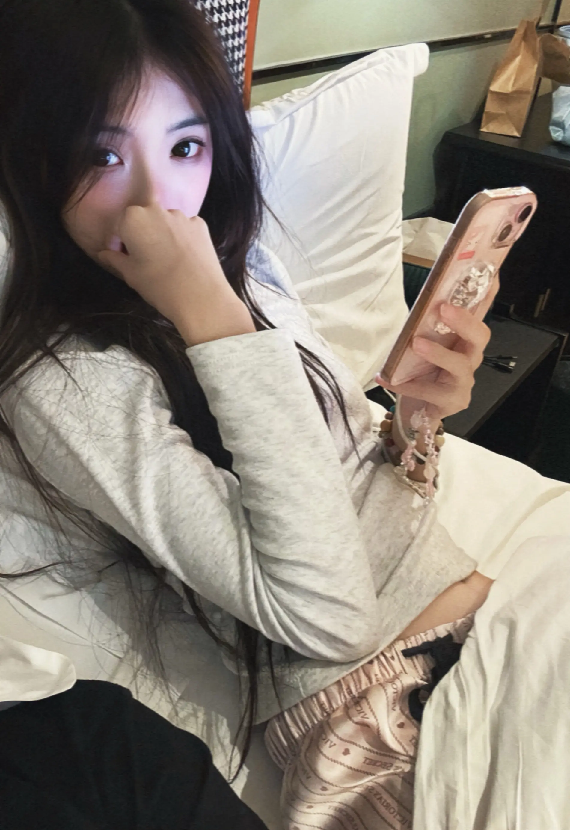 我们的羁绊会像红线一直缠绕吗。