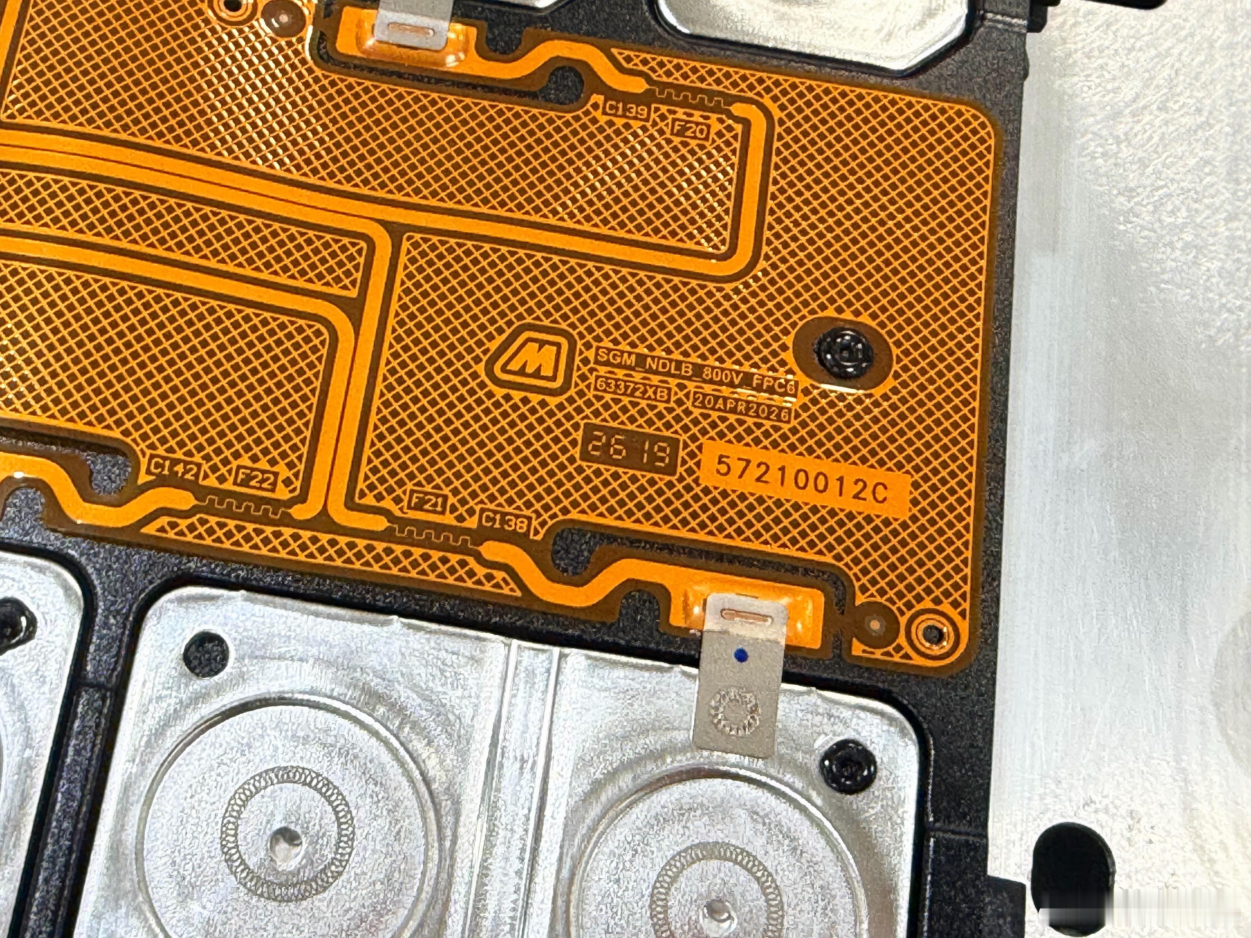上汽通用 NDLB 的800V 电池包已经在生产了。 