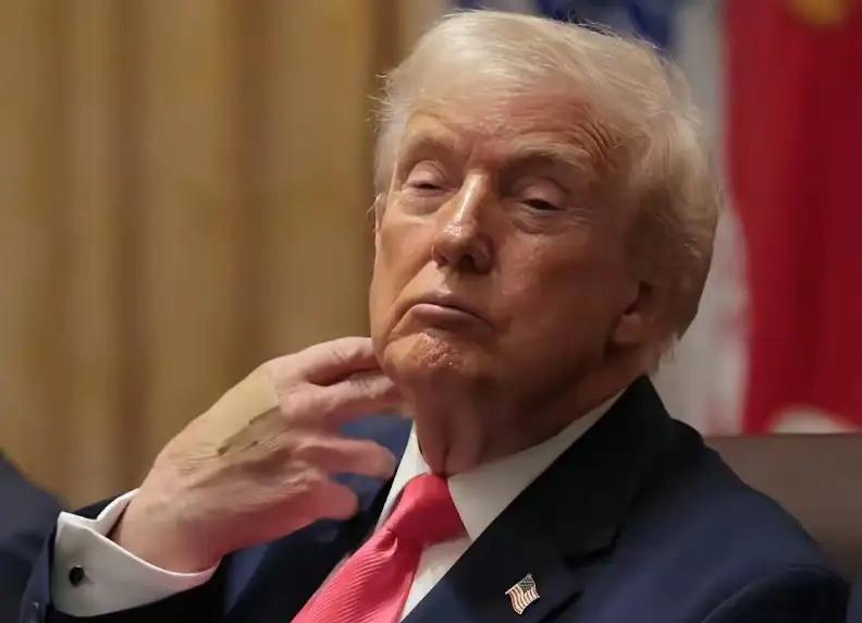 大年初一，特朗普四大最新消息，一条与中国有关！

大年初一全球焦点不断，特朗普这