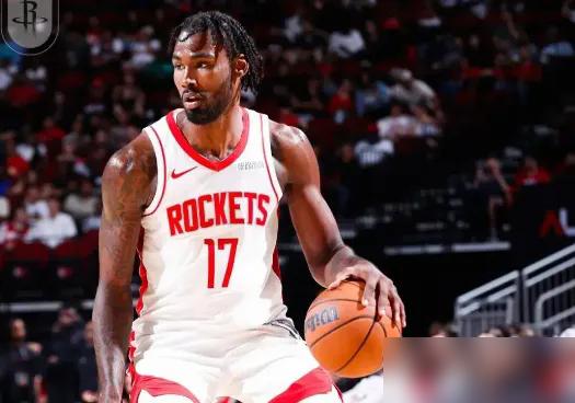 伊森，这个在联盟被叫了两年“玻璃人”的家伙，当年竟然敢拒绝火箭队1亿美元的续约合