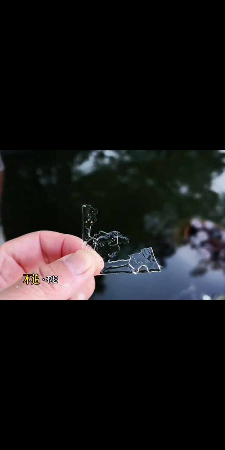 风拂过·流年，不慌·不忙，不追-不赶，日子·慢慢走，把烟火·寻常都过成，不必-争