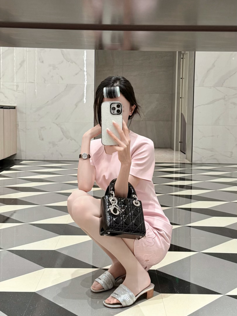 )^o^( 