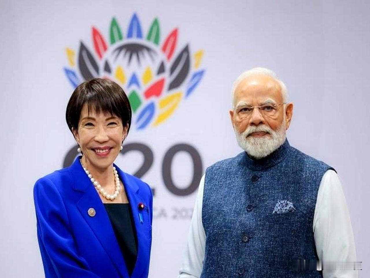 日印前半个月还哥妹相称，亲热得不行，恨不得结成连理。

结果转头因为一条高铁闹得