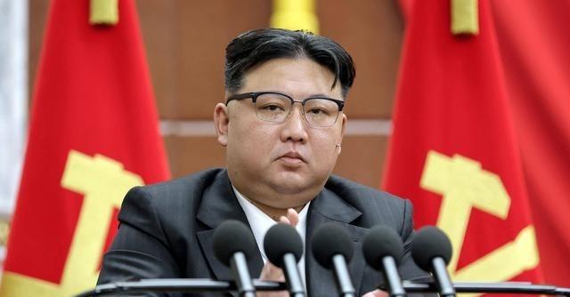 朝鲜直接把枪口顶在了日本脑门上！针对日本高官的“拥核”言论，平壤根本没走外交程序