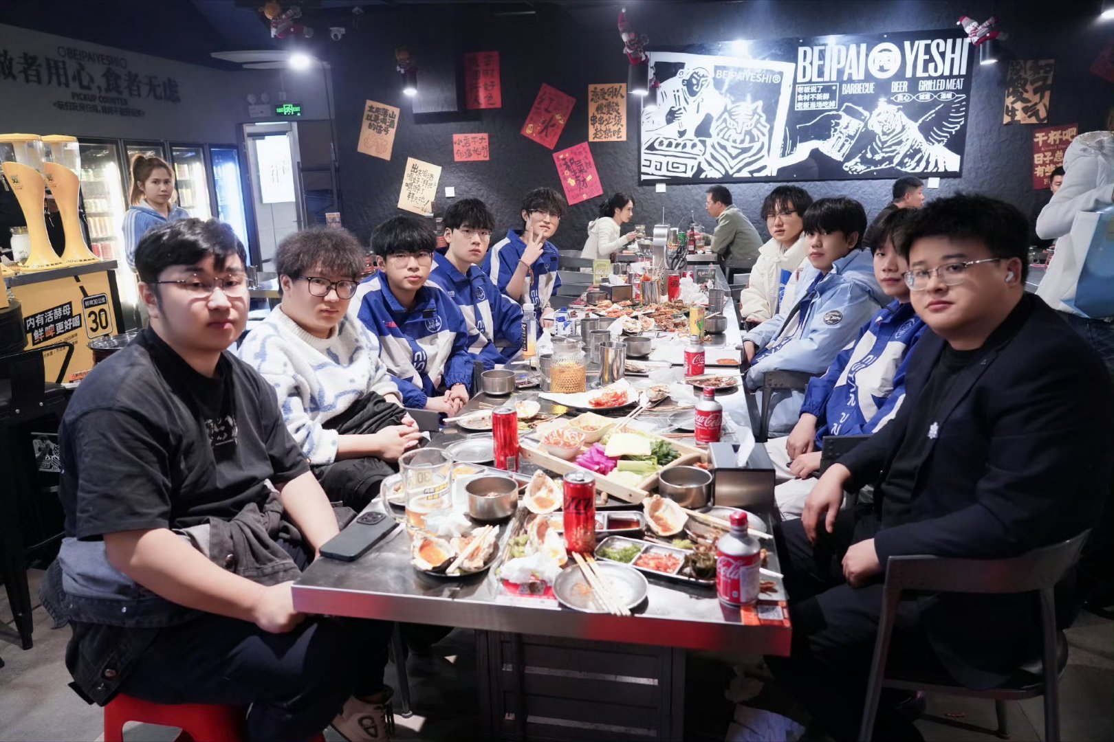 那个谁，少吃一点吧.... 