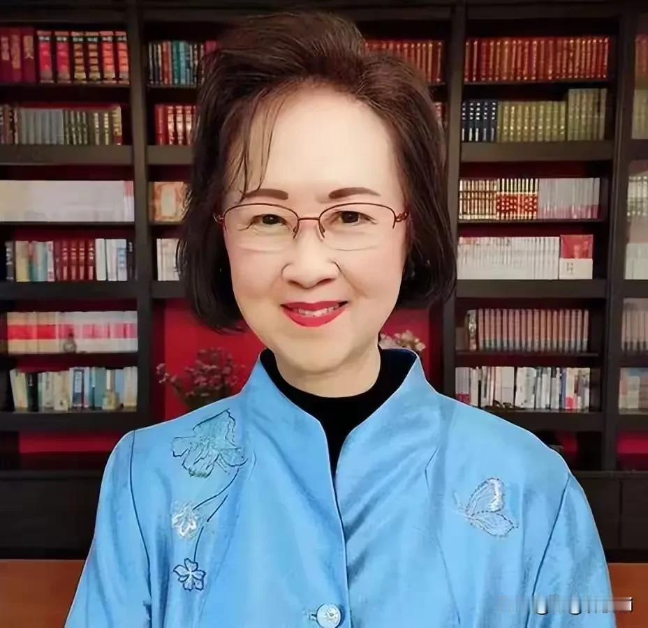 琼瑶去世，继子继女至始至终都没出现，连花牌也没有送一个，皇冠集团出版社也没有任何