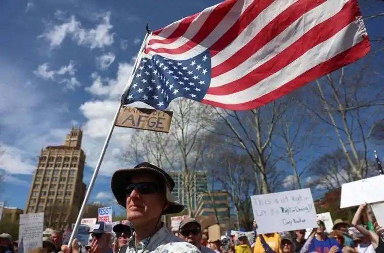 其实说起美国斩杀线这个事，我就想起了奥巴马当年说的，如果中国人都按美国人那样的方