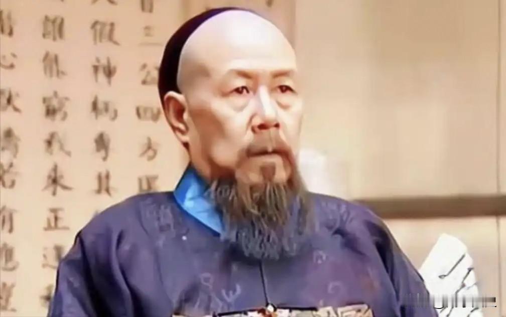 曾国藩经历了什么才获得如此成就?

曾国藩这辈子，要说有什么成就，不如说他挨过多