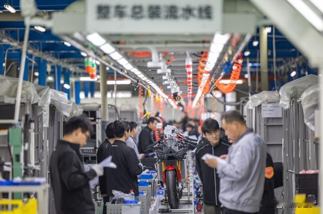 美国的阴谋藏不住了！台海南海全是幌子，真正目标，是中国最厉害的那张王牌！这两年全